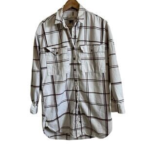 Universal thread women’s flannel shirt small cream‎ brown